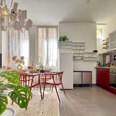 Comfy 4-person With Terrace Le Puit De Apartamento