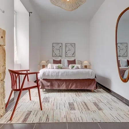 Comfy 4-person With Terrace Le Puit De Apartamento Sarlat